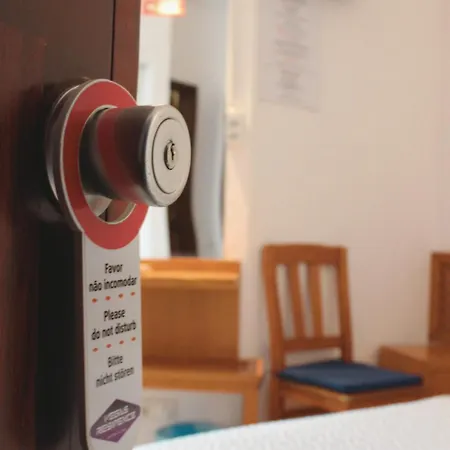 Vegas - Adults Only 招待所